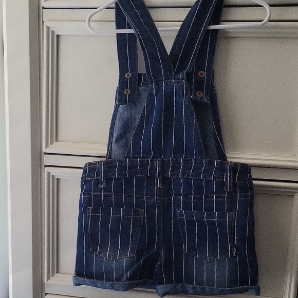 DKNY Navy Pinstripe Denim Shortalls with Embroidered Logo EUC - 4T - Picture 2 of 3